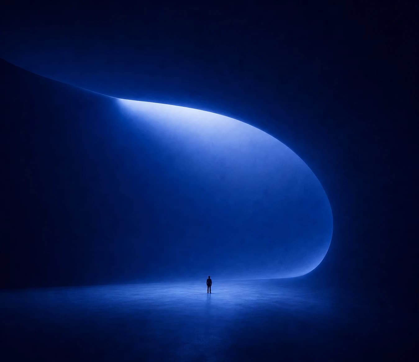 Immersive ultramarine light installation